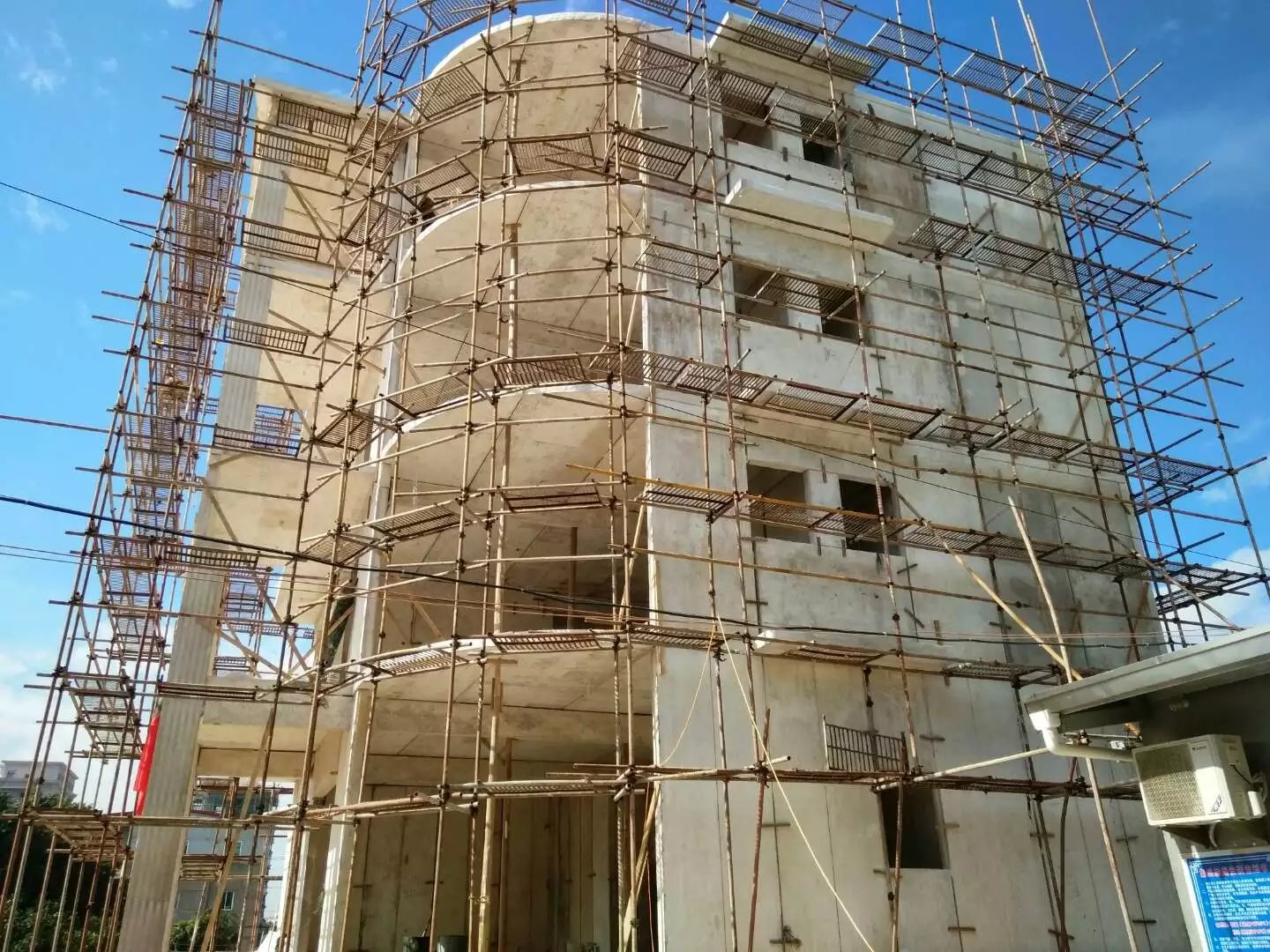 江永星河绿色环保装配式建材在福建修建的五层别墅建筑
